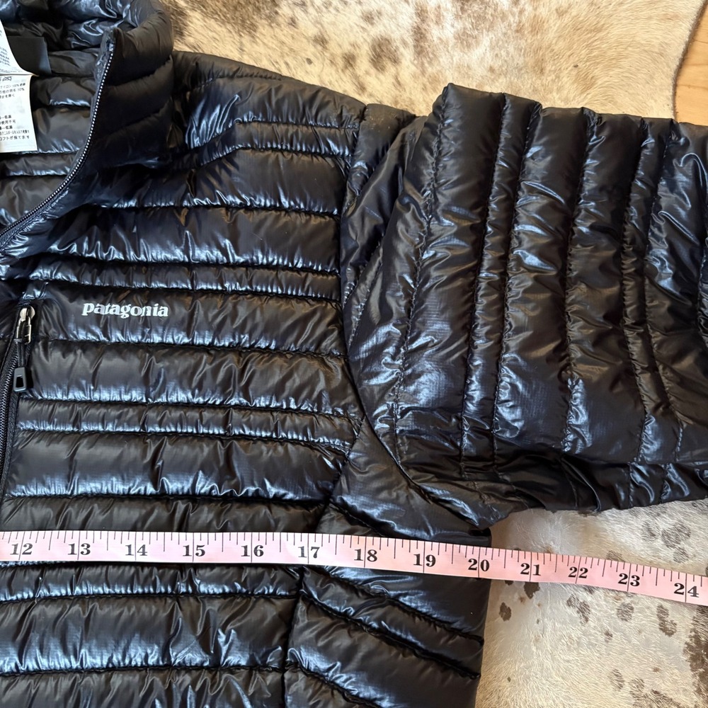 PATAGONIA Black Women Patagonia Ultralight Down Jacket Size Medium - Picture 8 of 10